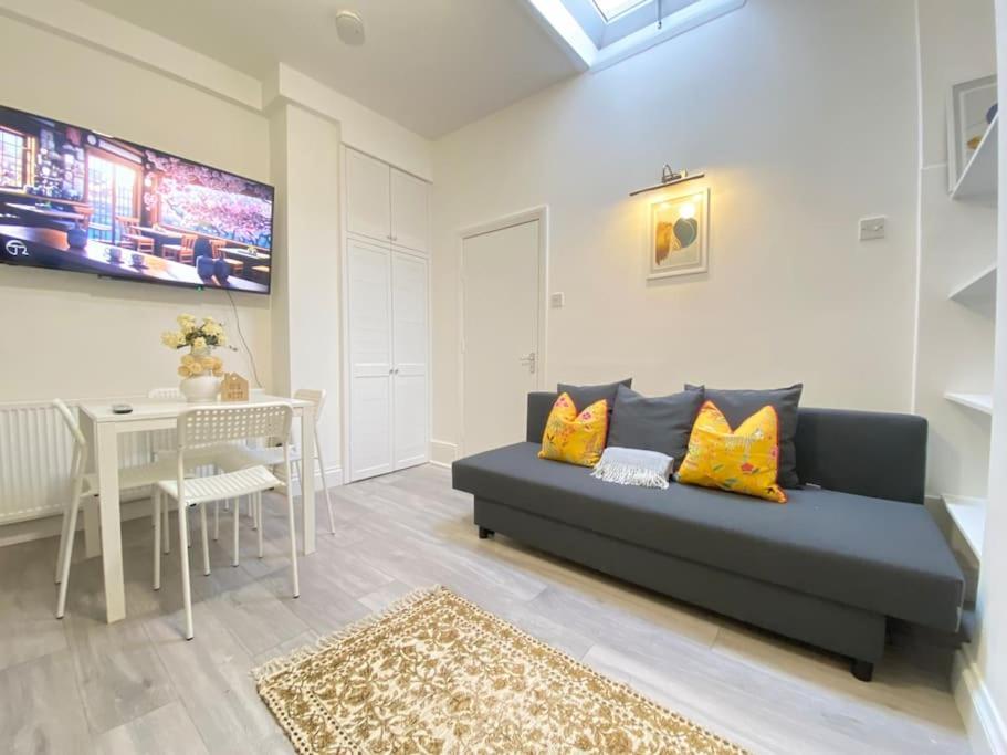 The Spotted Cat… London! Apartment Exterior photo